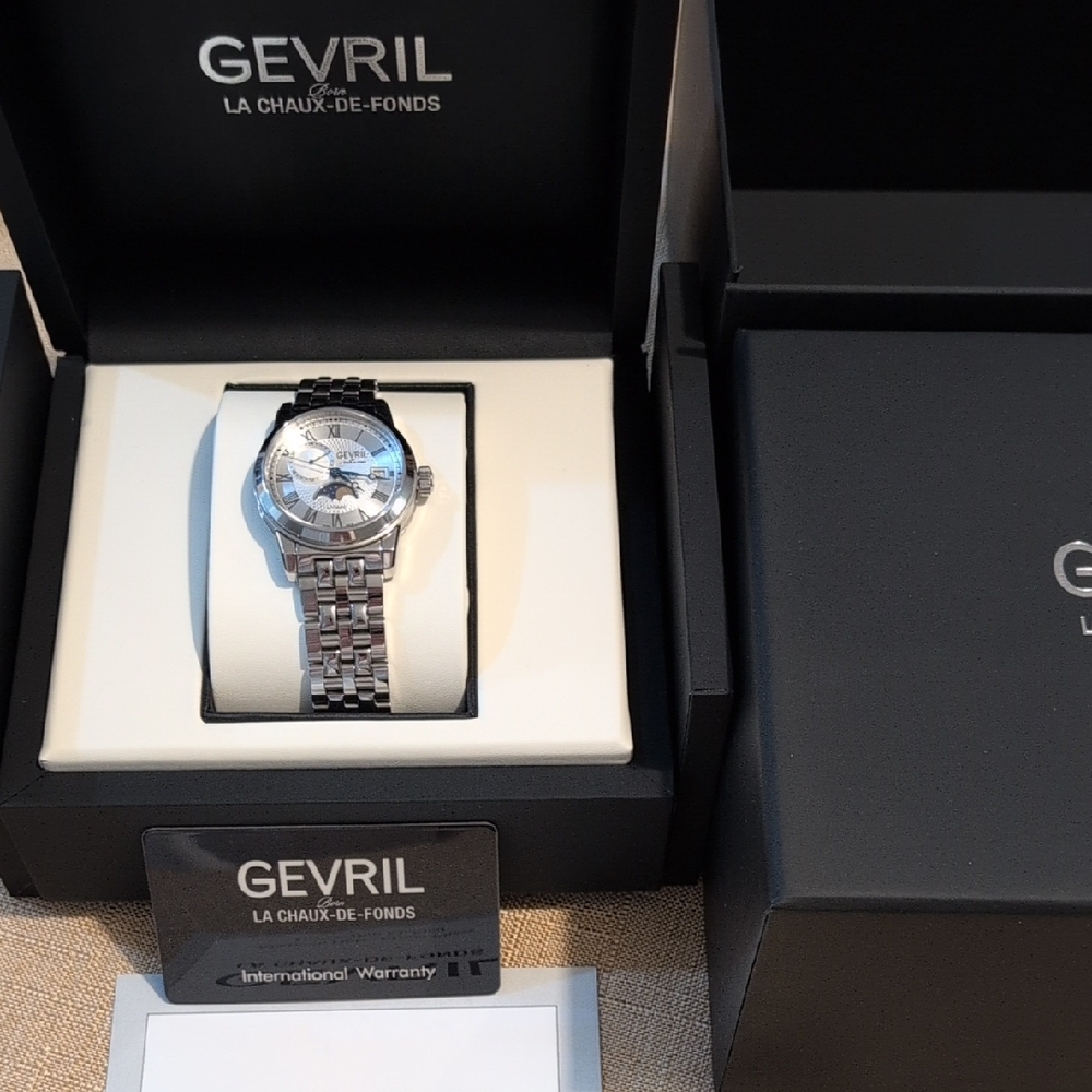 Gevril Silver Men's Watch Used few times.